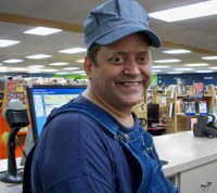 gpl bobby hanks 2010 in railroad hat and smiling 2010 (640x571).jpg